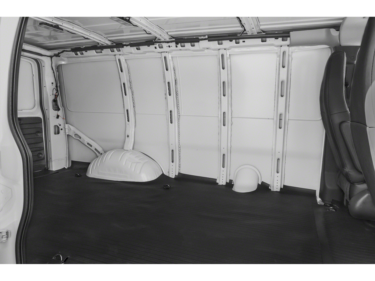 2024 GMC Savana 2500 Cargo Van Convenience & Chrome Appearance Packages