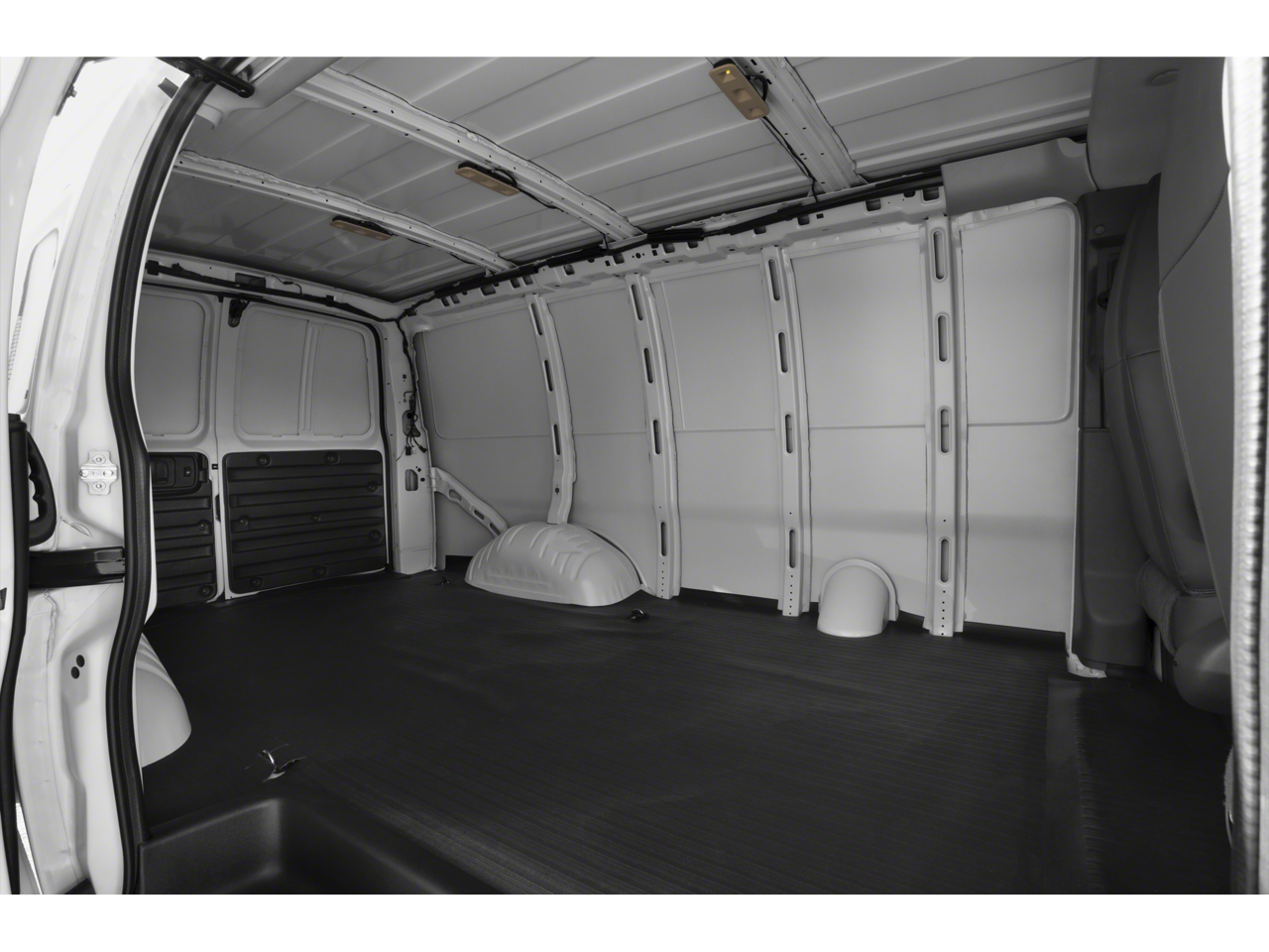 2024 GMC Savana 2500 Cargo Van Convenience & Chrome Appearance Packages