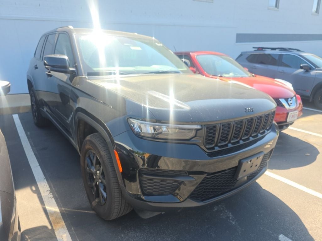 2025 Jeep Grand Cherokee Altitude 4WD