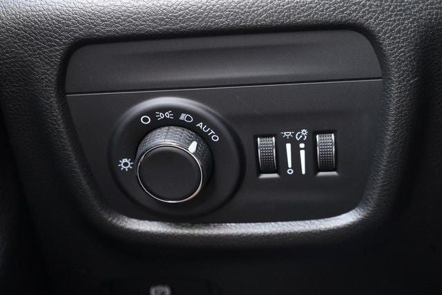 2025 Jeep Grand Cherokee Altitude 4WD