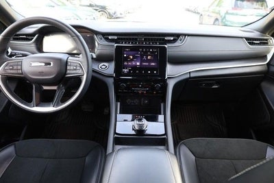 2025 Jeep Grand Cherokee Altitude 4WD