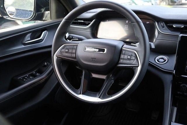 2025 Jeep Grand Cherokee Altitude 4WD