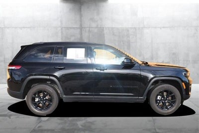 2025 Jeep Grand Cherokee Altitude 4WD
