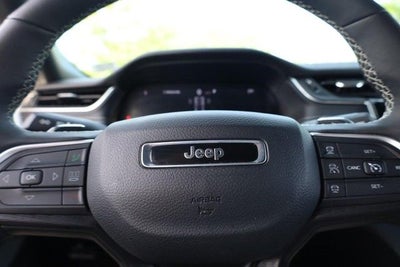 2025 Jeep Grand Cherokee Altitude 4WD
