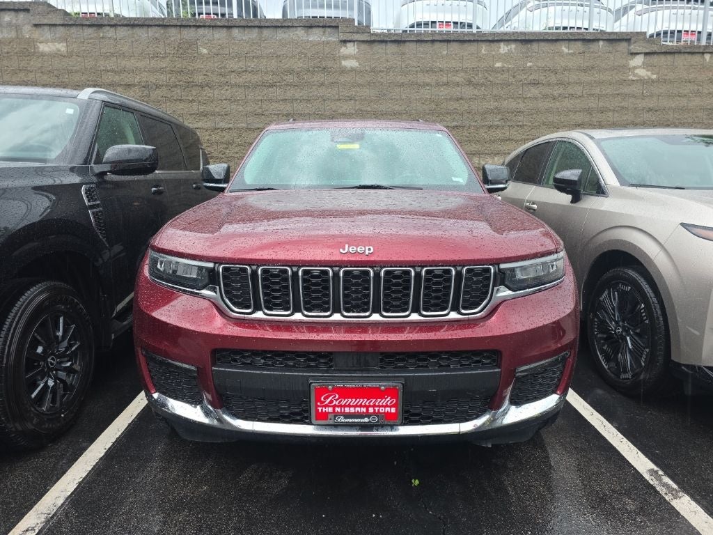 2022 Jeep Grand Cherokee L Limited 4WD w/ Panoramic Moonroof [MotorTrend Certified]