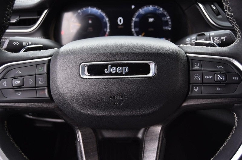 2024 Jeep Grand Cherokee L Limited 4WD Luxury Tech Group