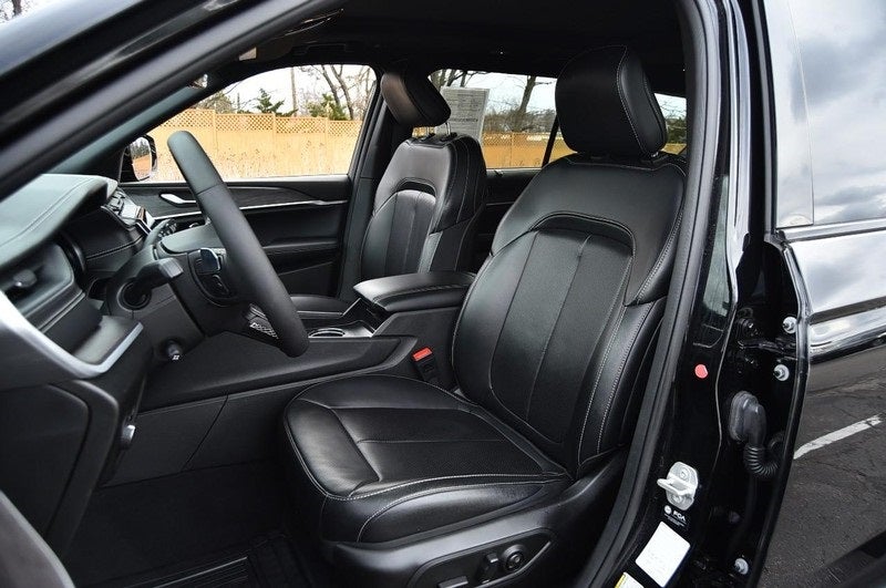 2024 Jeep Grand Cherokee L Limited 4WD Luxury Tech Group