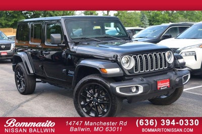 2025 Jeep Wrangler Sahara 4xe w/ 20" Black Wheels & 3-Piece Hard Top