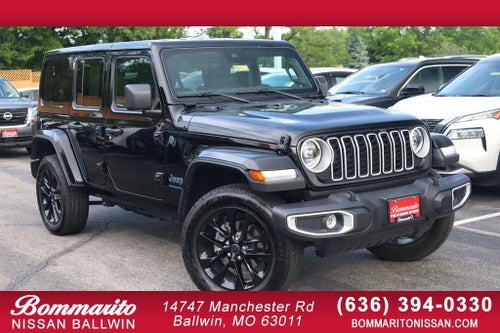 2025 Jeep Wrangler Sahara 4xe w/ 20" Black Wheels & 3-Piece Hard Top
