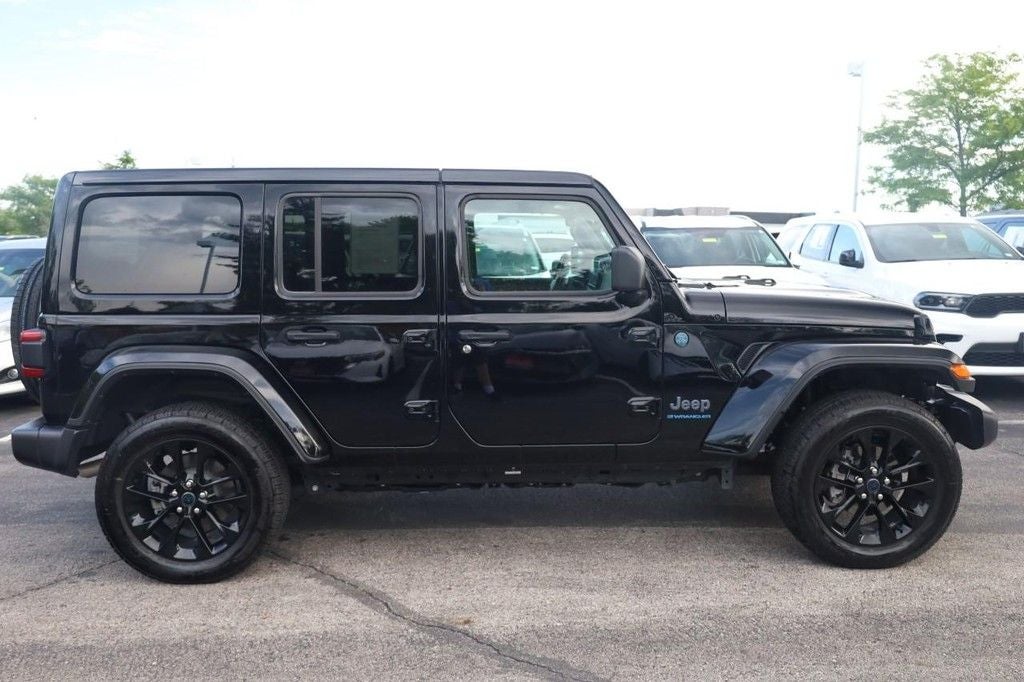 2025 Jeep Wrangler Sahara 4xe w/ 20" Black Wheels & 3-Piece Hard Top