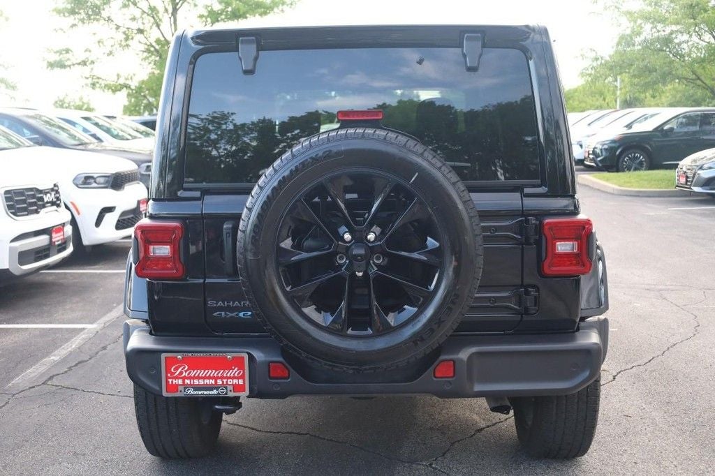 2025 Jeep Wrangler Sahara 4xe w/ 20" Black Wheels & 3-Piece Hard Top