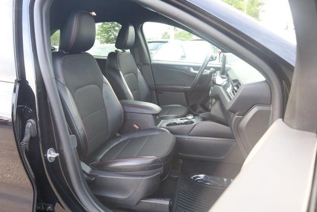 2025 Ford Escape ST-Line AWD [MotorTrend Certified]