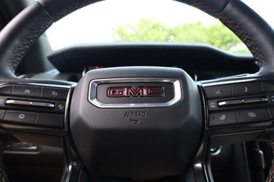 2025 GMC Acadia AT4 AWD w/ Panoramic Moonroof [MotorTrend Certified]