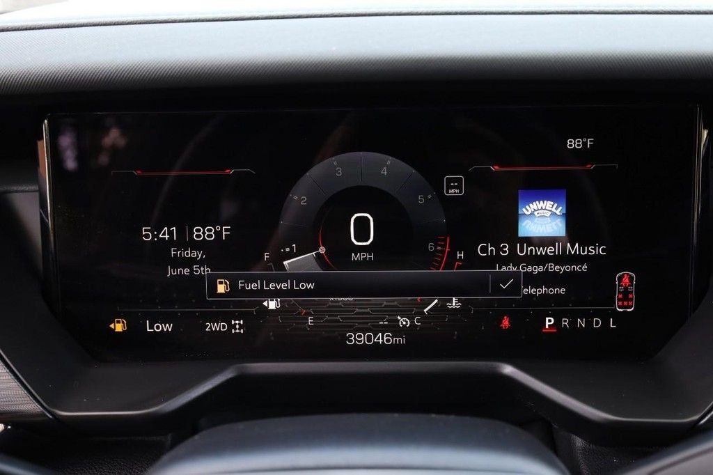 2025 GMC Acadia AT4 AWD w/ Panoramic Moonroof [MotorTrend Certified]