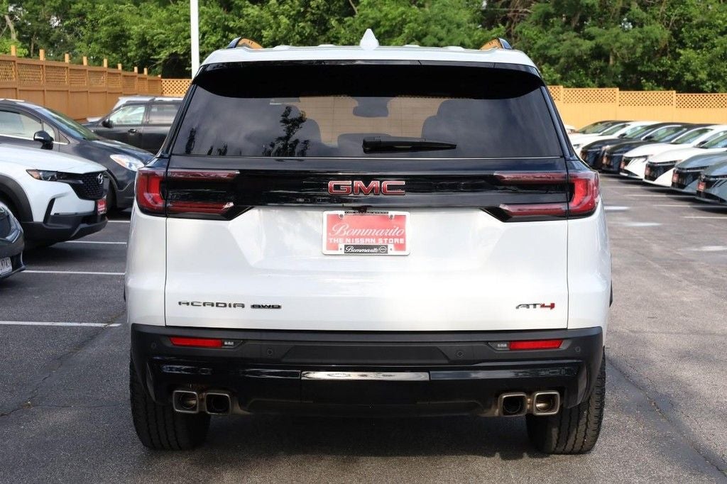 2025 GMC Acadia AT4 AWD w/ Panoramic Moonroof [MotorTrend Certified]