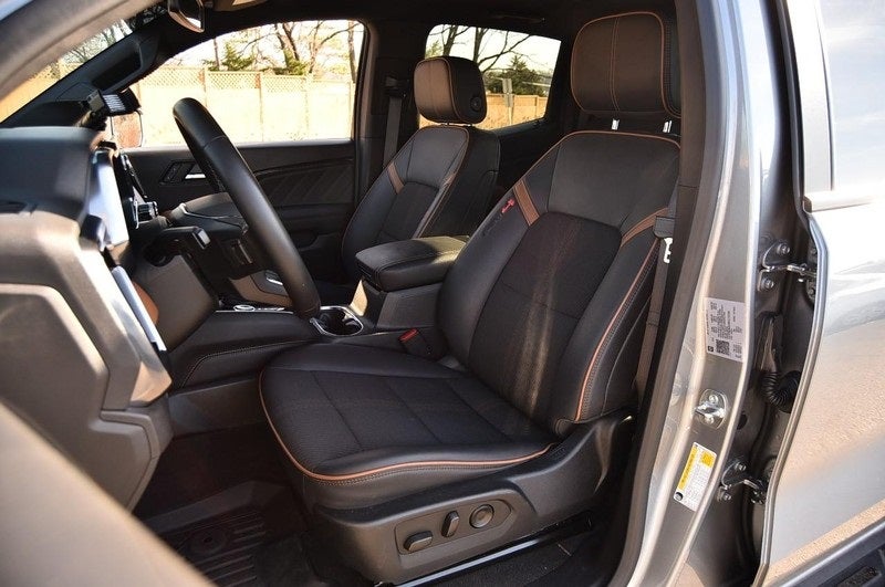 2024 GMC Canyon AT4 4WD Technology & Trailering Packages