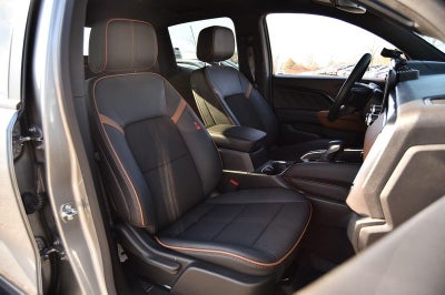 2024 GMC Canyon AT4 4WD Technology & Trailering Packages