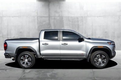 2024 GMC Canyon AT4 4WD Technology & Trailering Packages