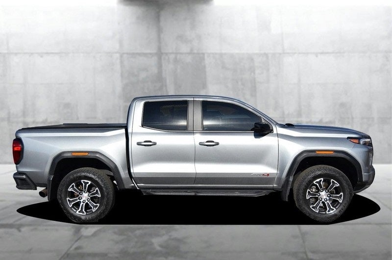 2024 GMC Canyon AT4 4WD Technology & Trailering Packages