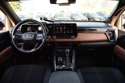 2024 GMC Canyon AT4 4WD Technology & Trailering Packages