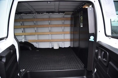 2024 GMC Savana 2500 4.3L V6 Cargo Van Convenience & Chrome Appearance Packages