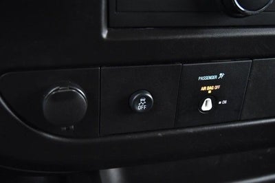 2024 GMC Savana 2500 4.3L V6 Cargo Van Convenience & Chrome Appearance Packages