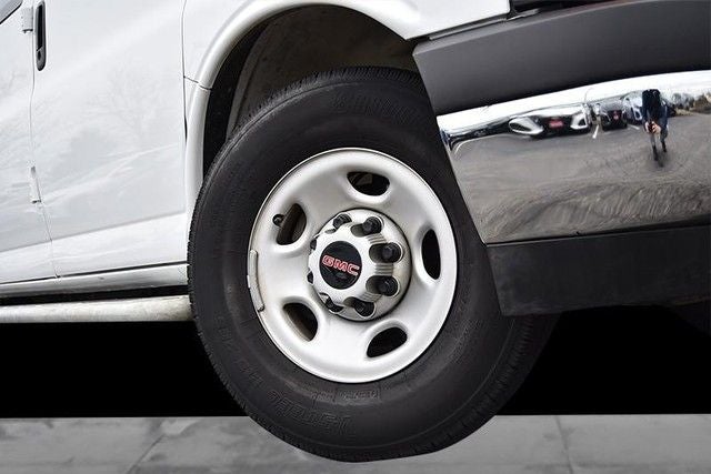 2024 GMC Savana 2500 4.3L V6 Cargo Van Convenience & Chrome Appearance Packages
