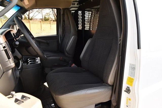 2024 GMC Savana 2500 Cargo Van Convenience & Chrome Appearance Packages