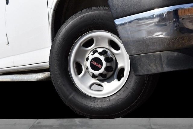 2024 GMC Savana 2500 Cargo Van Convenience & Chrome Appearance Packages