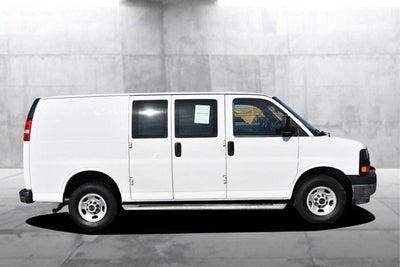2024 GMC Savana 2500 Cargo Van Convenience & Chrome Appearance Packages