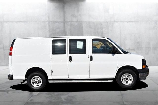 2024 GMC Savana 2500 Cargo Van Convenience & Chrome Appearance Packages