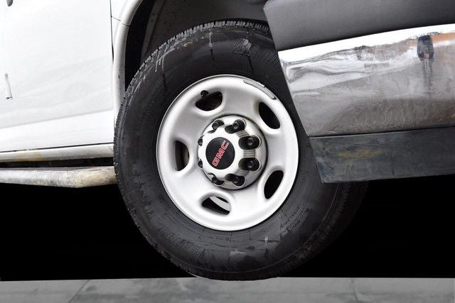 2024 GMC Savana 2500 Cargo Van Convenience & Chrome Appearance Packages