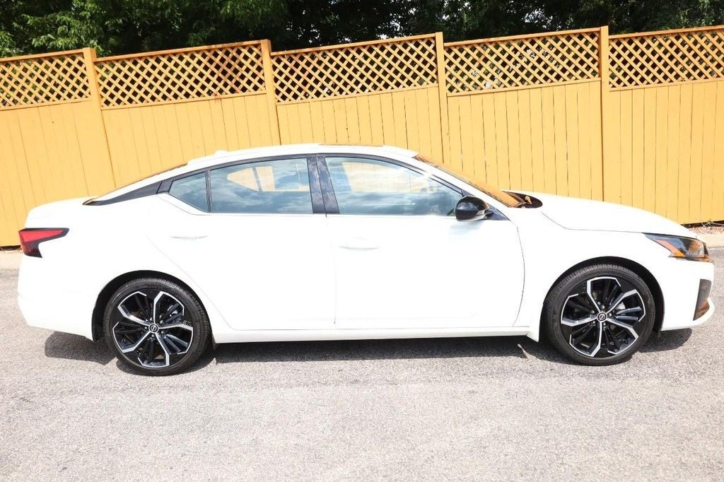 2025 Nissan Altima 2.5 SR