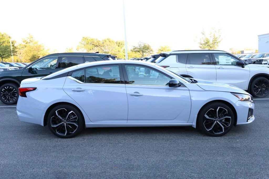 2025 Nissan Altima 2.5 SR Premium