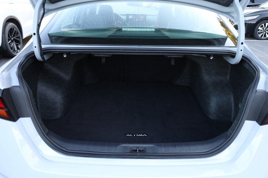 2025 Nissan Altima 2.5 SR Premium