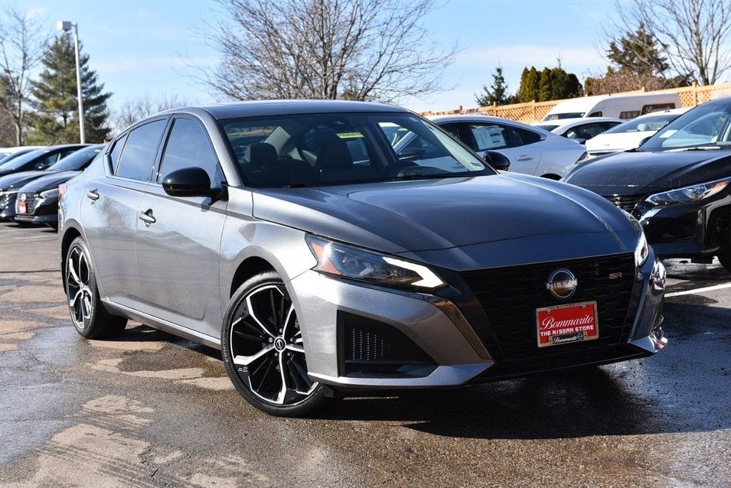 2023 Nissan Altima SR