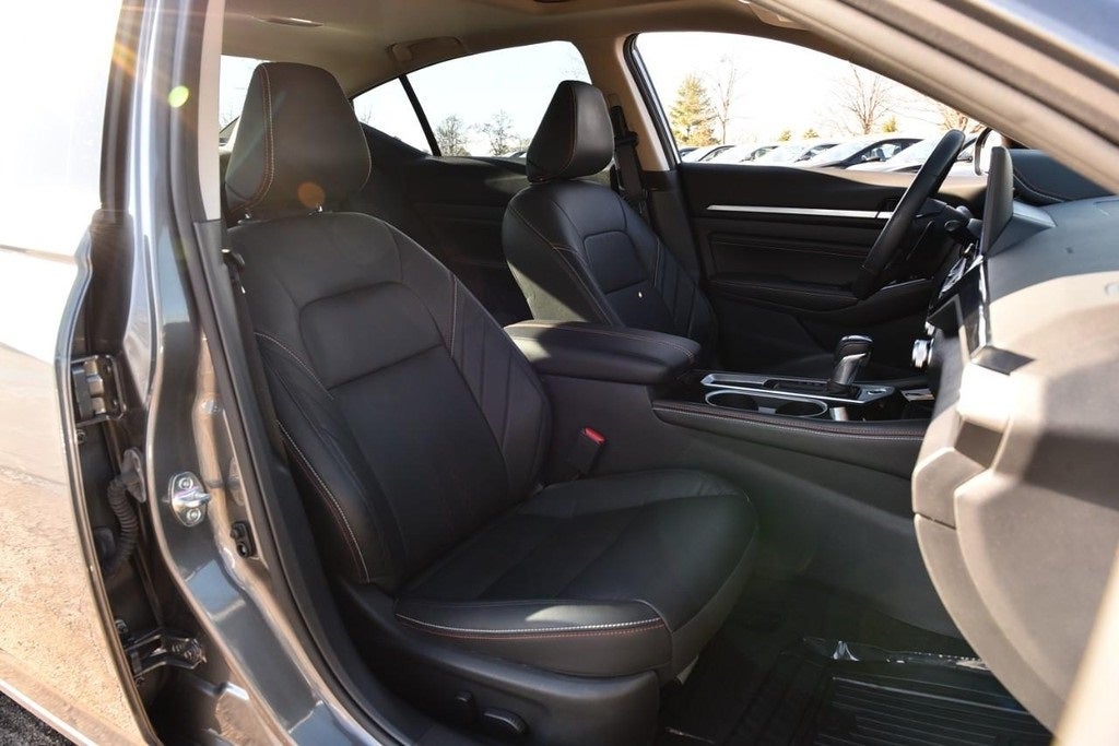 2023 Nissan Altima SR