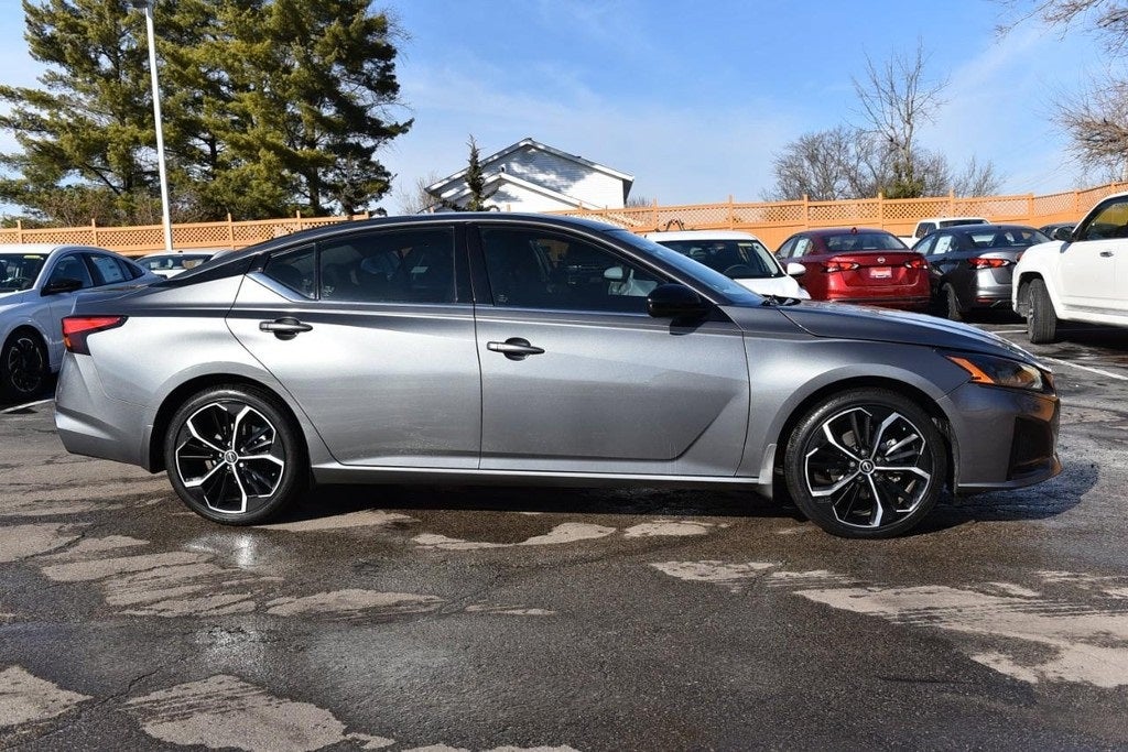 2023 Nissan Altima SR