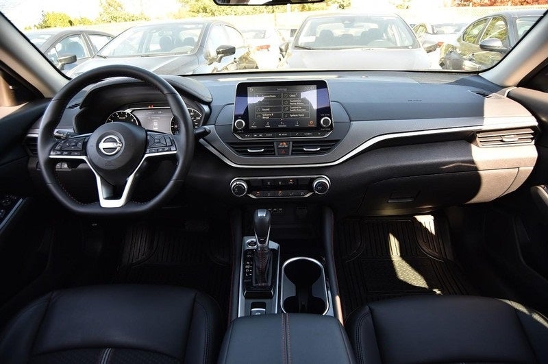 2025 Nissan Altima SR