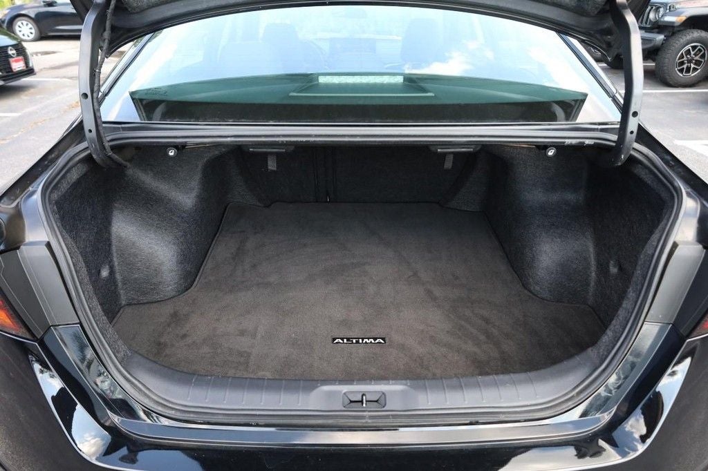 2025 Nissan Altima 2.5 SR