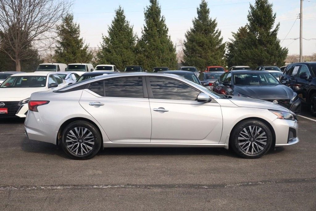 2024 Nissan Altima SV