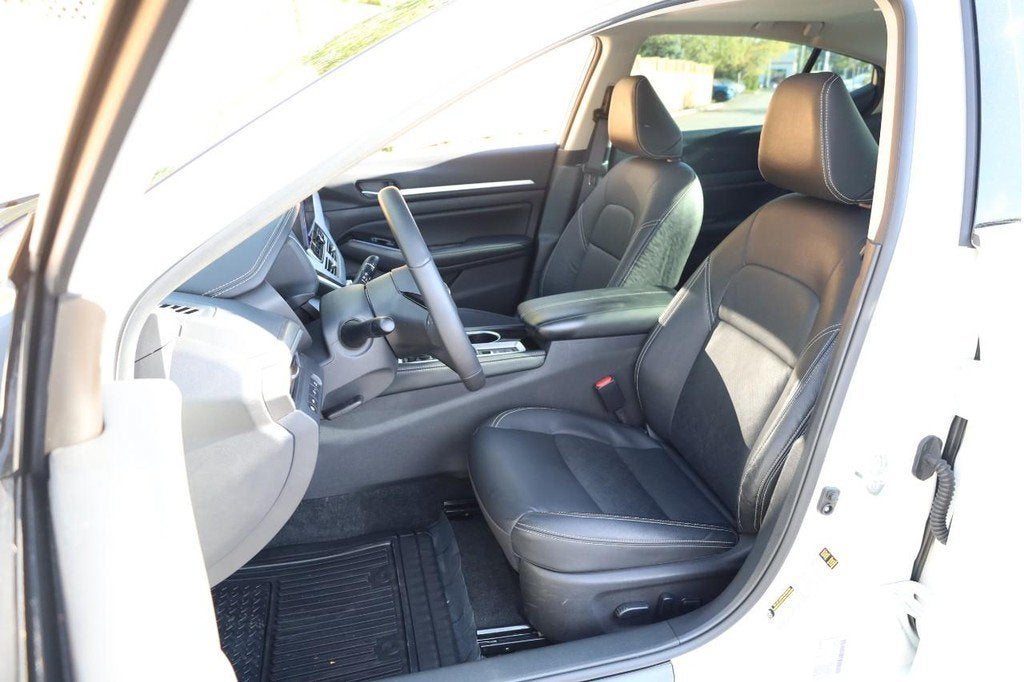 2025 Nissan Altima SL