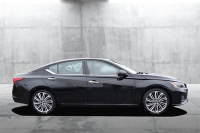 2025 Nissan Altima SL