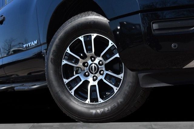 2024 Nissan Titan SV 4WD Tow, Utility & Convenience Packages