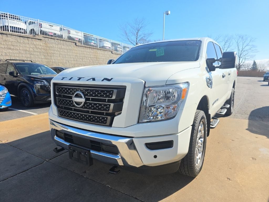 2024 Nissan Titan XD SV 4WD Utility & Convenience Packages