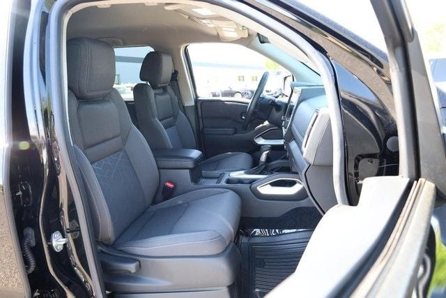 2025 Nissan Frontier Crew Cab SV