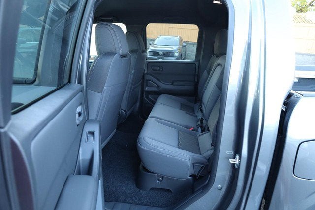 2027 Nissan Frontier Crew Cab SV