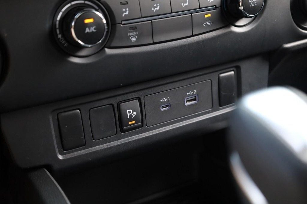 2022 Nissan Frontier SV