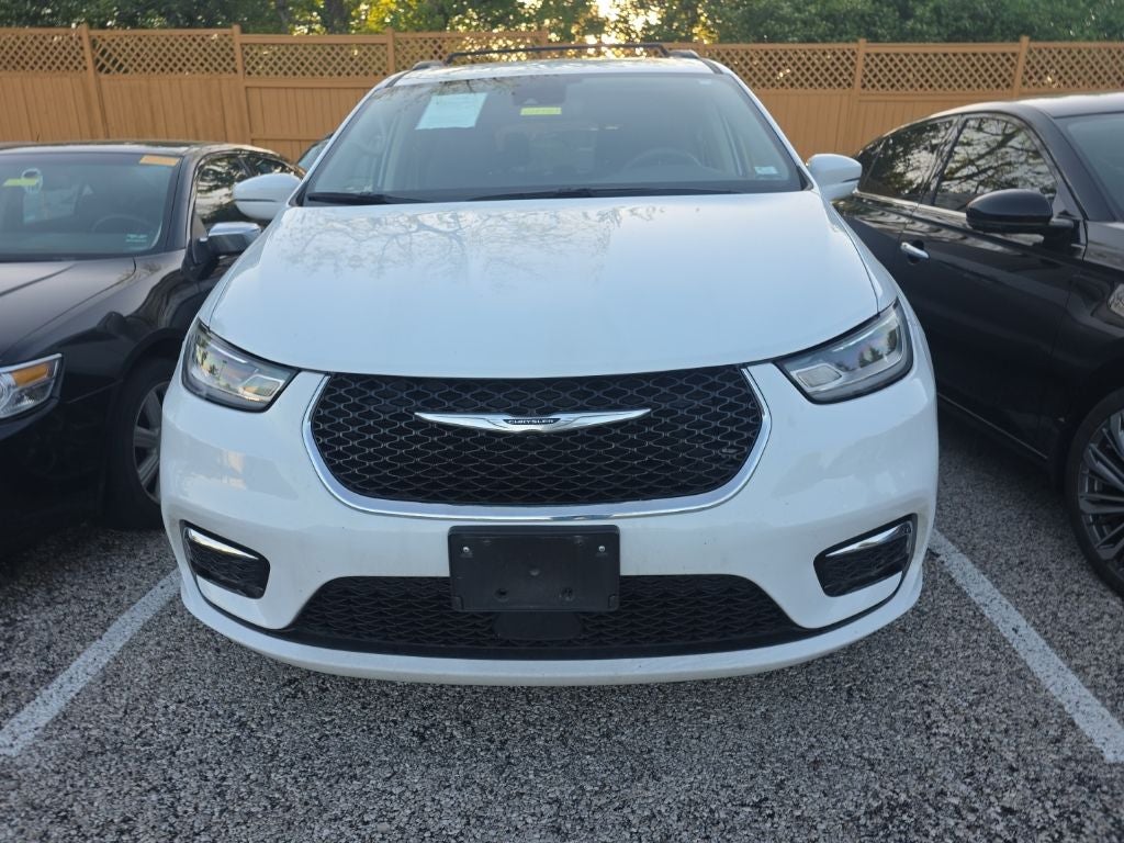 2022 Chrysler Pacifica Touring L [MotorTrend Certified]