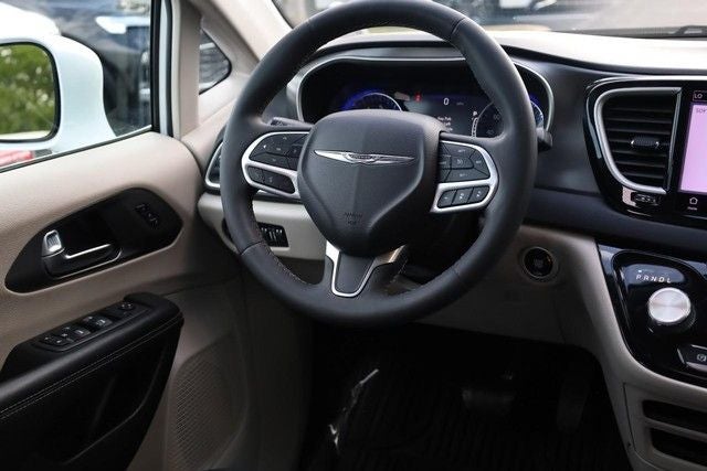 2022 Chrysler Pacifica Touring L [MotorTrend Certified]